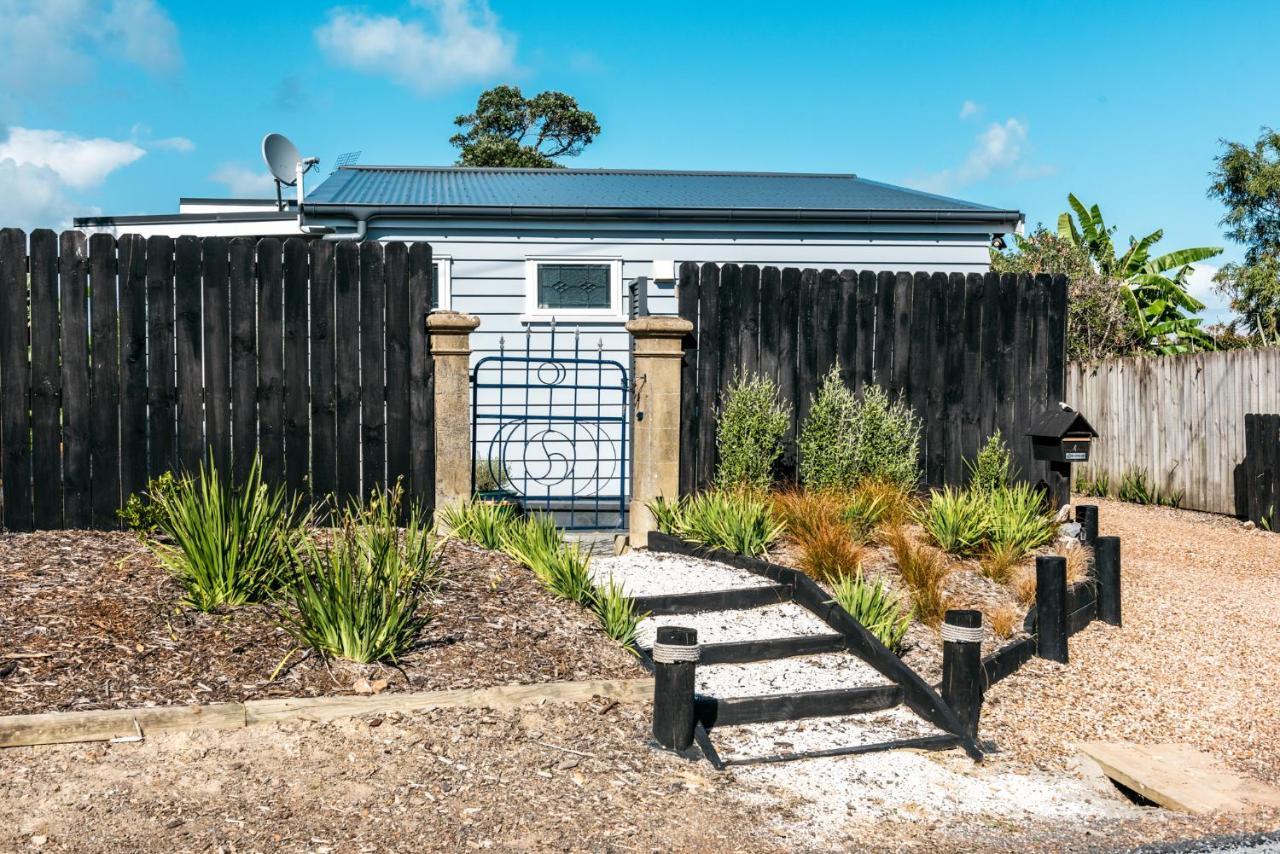 Pohutukawa Cottage, Waiheke Island Surfdale Bagian luar foto
