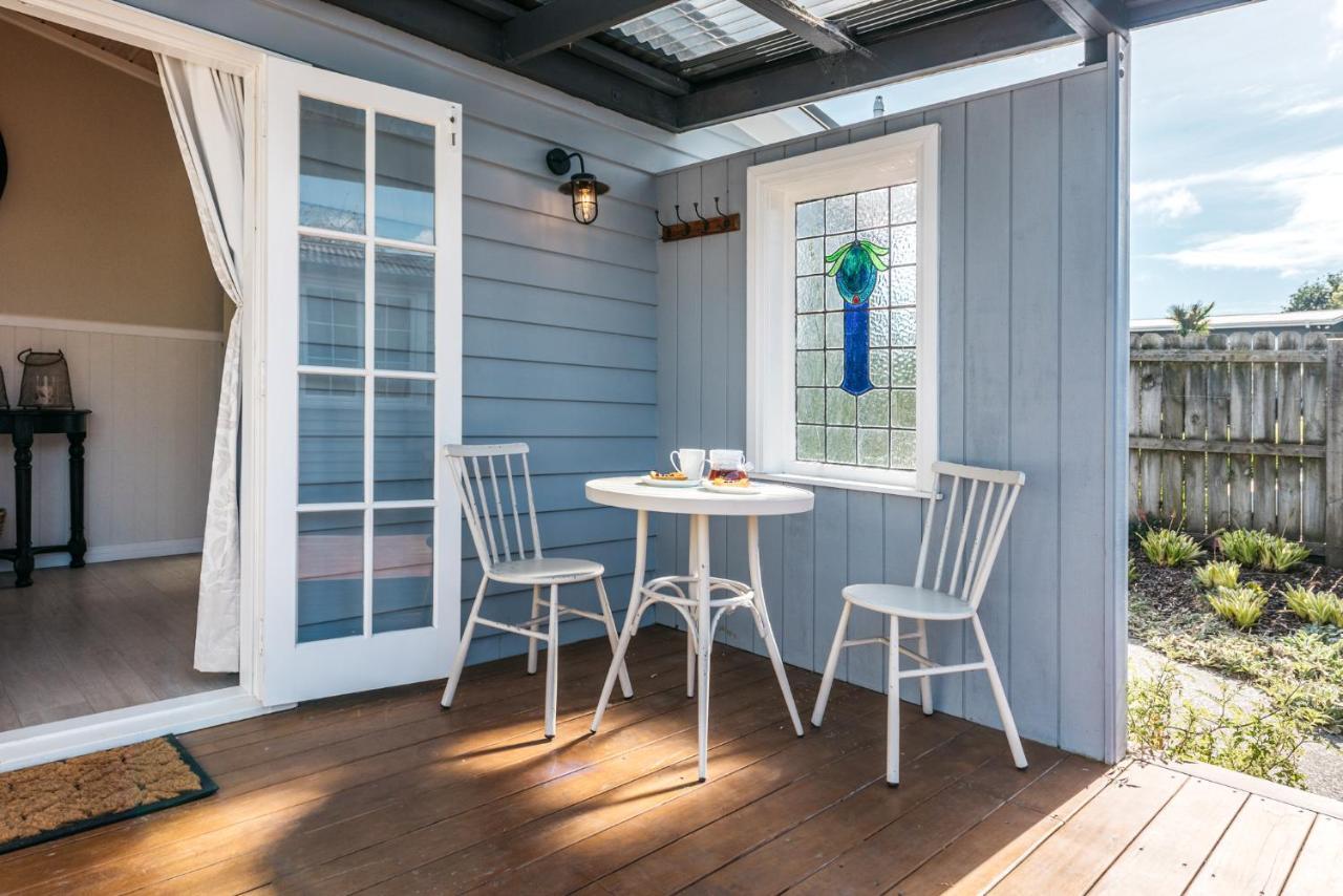 Pohutukawa Cottage, Waiheke Island Surfdale Bagian luar foto