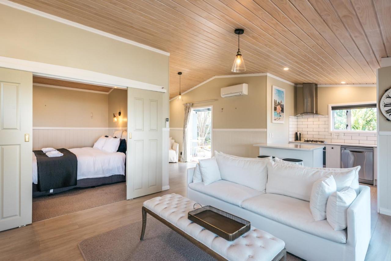 Pohutukawa Cottage, Waiheke Island Surfdale Bagian luar foto